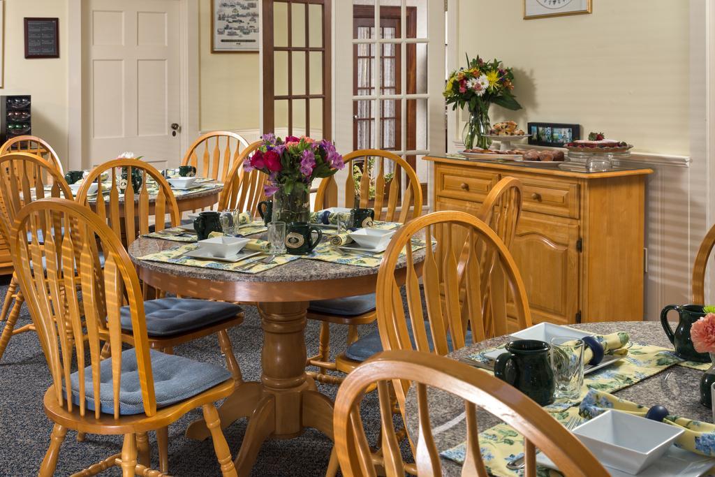 Old Harbor Inn Chatham Extérieur photo